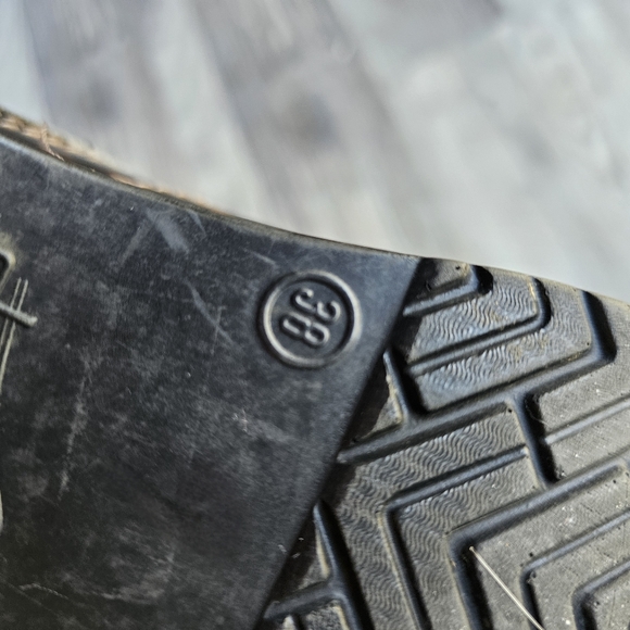 Dansko size 38 leopard clogs - Picture 3 of 3